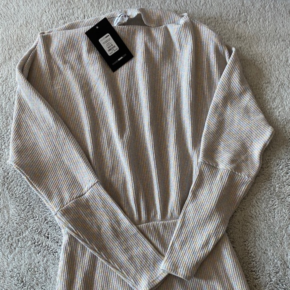 Off the Shoulder Dress - Picture 1 of 3